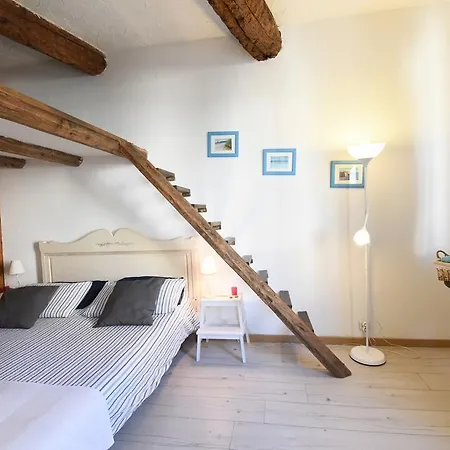 Great Flat In The Old Town Up To 4 * Nizza