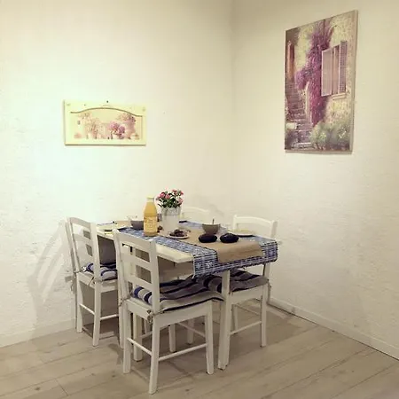 Great Flat In The Old Town Up To 4 * Nice