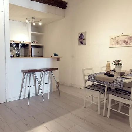 Great Flat In The Old Town Up To 4 Lägenhet Nice